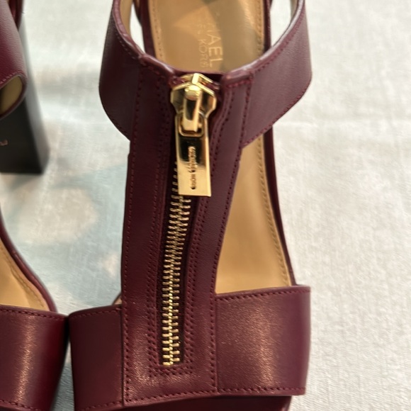 Michael Kors Women’s Leather Heels Wine Red Color Size 7.5 Like new condition - Picture 8 of 15